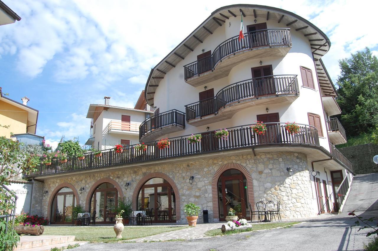 B&B La Tana Dell'Orso Villalago Zewnętrze zdjęcie